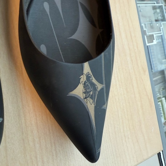 Melissa X Disney Cruella Deville Glam Sz 7 worn once briefly!! Jelly flats - Picture 2 of 11